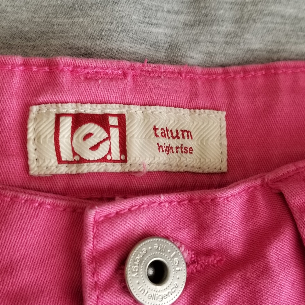 L.E.I. Tatum High Rise Button-Fly Shorts - Picture 6 of 6
